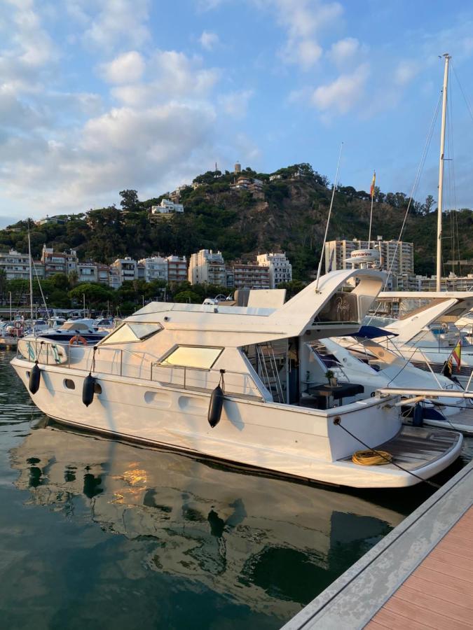 Barco Muy Romantico Con Parking! Sant Adria de Besos Luaran gambar