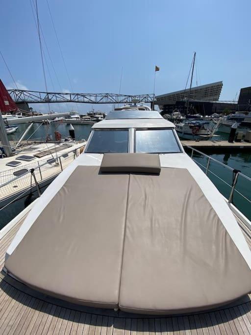 Barco Muy Romantico Con Parking! Sant Adria de Besos Luaran gambar